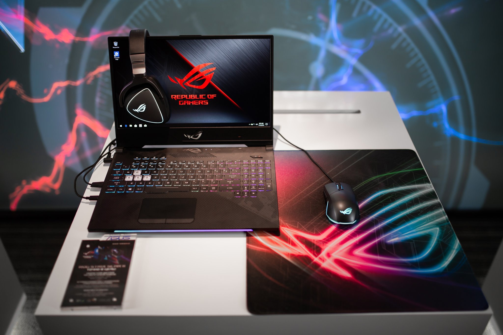 Бюджетные игровые ноутбуки. ASUS ROG Strix Hero 2. ASUS ROG gu505d. Игровой ноутбук асус Рог стрикс 2015. ASUS ROG Strix rt480.