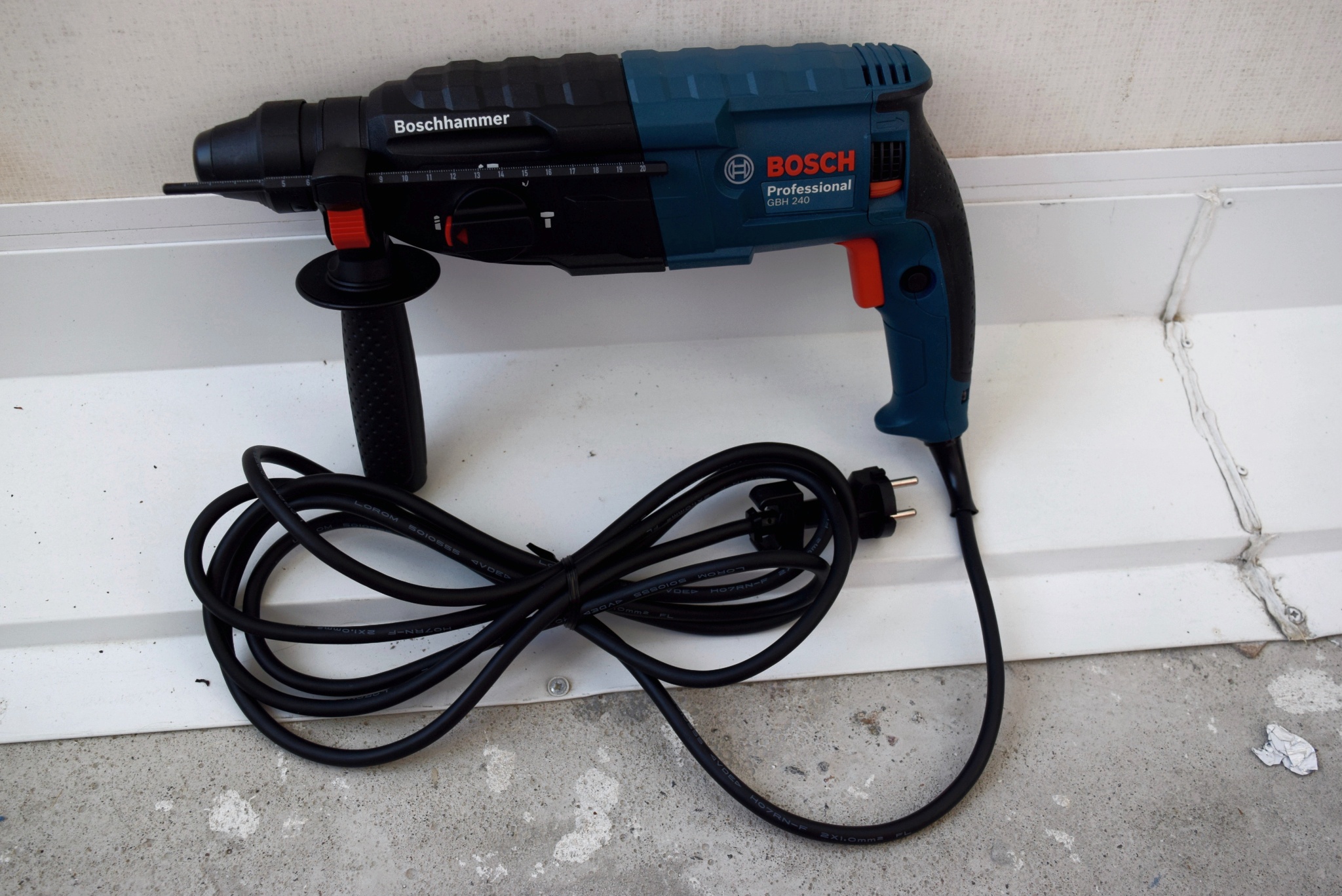 Bosch gbh 240. Перфоратор Bosch GBH 240. Bosch перфоратор Bosch GBH 240. Перфоратор Bosch 0611272100. Перфоратор GBH 240 Bosch.0611272100.