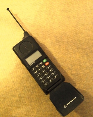 Motorola раскладушка с выдвижной антенной